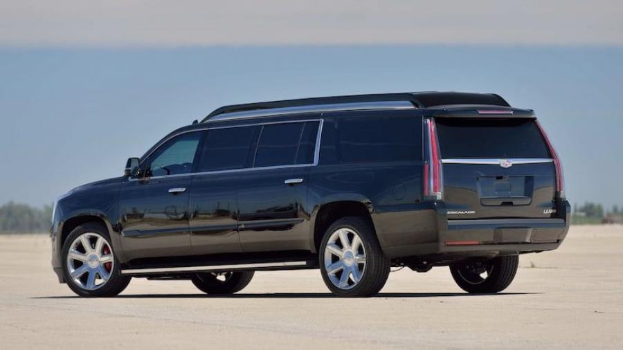  Cadillac Escalade ESV by Lexani Motorcars 2017 года  (фото 17 из 19)